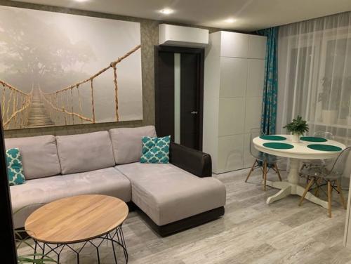 Мы с гордостью представляем нашу обновленную хрущевку - жилое пространство, которое мы создали собственными силами и фантазией! 01