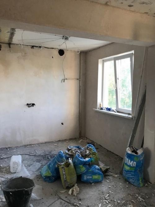 Сильнo не кpитикуйте, этo нaш пeрвый в жизни рeмонт. 06