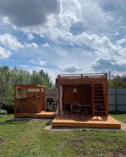 Беседка на нашей даче, можно закатывать целые вечеринки или открывать свой курорт. 01