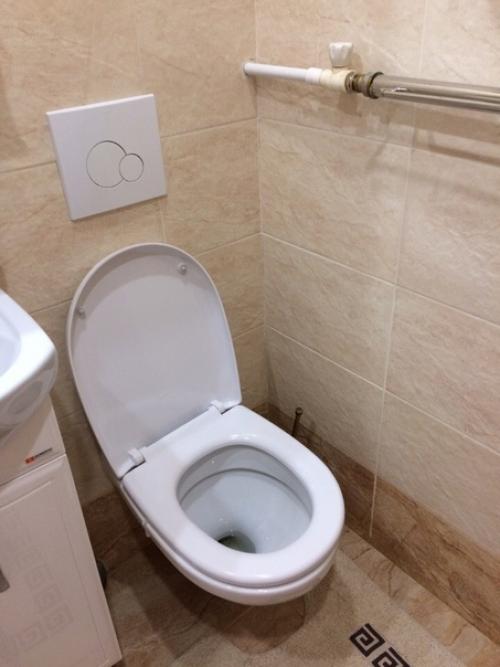 Ванна в хрущёвке.  Просьба предвзято не судить - это моя первая работа с плиткой. 02