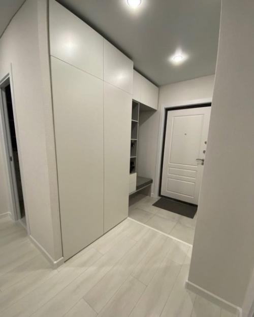 Из мебели куплено все по минимуму, что вписывается в интерьер и не создает загруженность пространства. 06