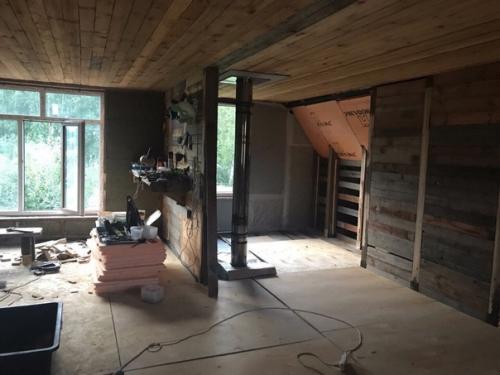 Такой вот ремонт мы у себя на мансарде сделали. 02