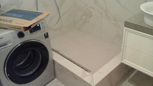 Почти что завершили ремонт, вот такой интерьер получился. 02