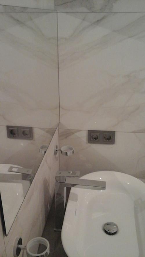 Почти что завершили ремонт, вот такой интерьер получился. 09