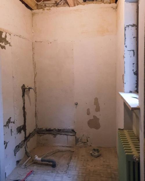 Немножечко обновили санузел, сделали чуть посовременнее. 01