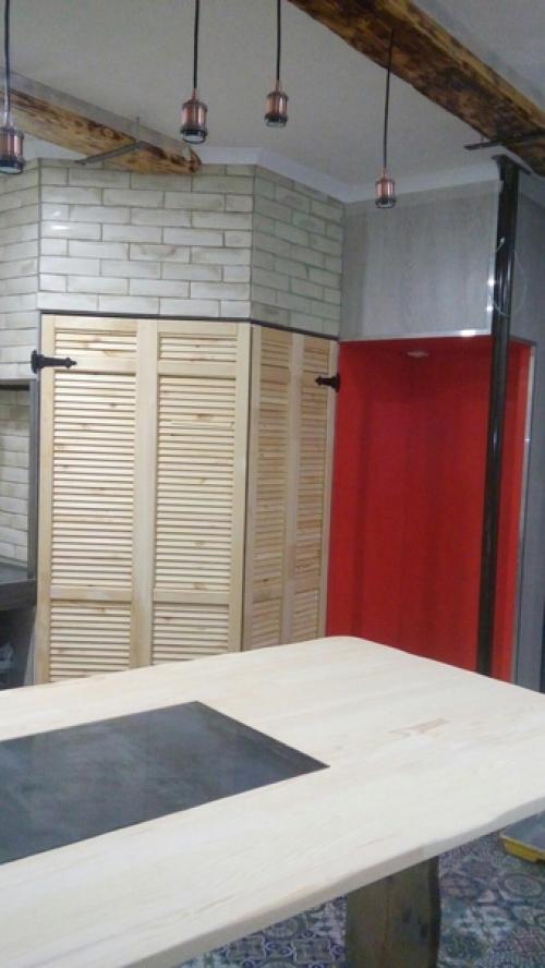 Такую вот кухню мы у себя в частном доме сделали. 04