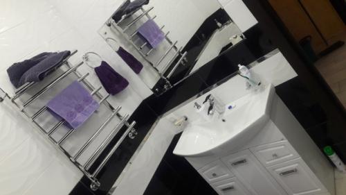 Такую вот ванную комнату мы сделали себе. 01