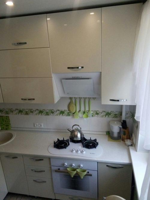 Наша небольшая кухня, всего на 5 кв. 02