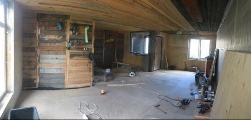 Такой вот ремонт мы у себя на мансарде сделали.