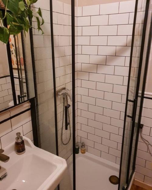 Немножечко обновили санузел, сделали чуть посовременнее. 04