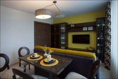 В течении трех месяцев делали ремонт в квартире мамы, решили что хватит ей жить в старье. 02