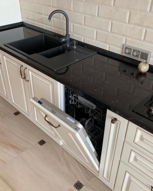 Нашла на просторах сети интерьер кухни, который очень приглянулся, ну и решили, что у меня в квартире будет точно такая же кухня. 02