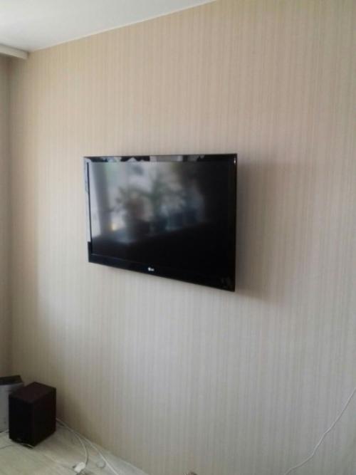 Ремонт в зале от начала и до конца сделал. 06