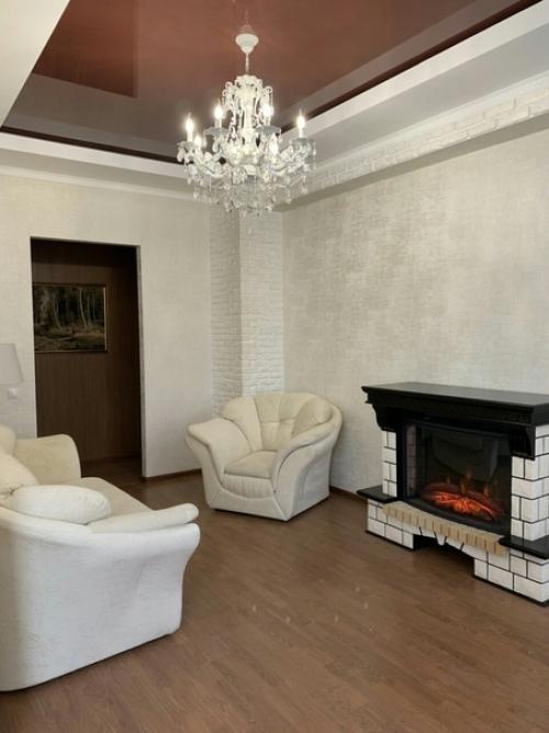 Вот так обустроил гостинную у себя дома. 03