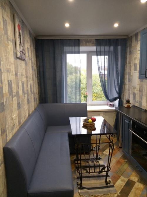 Планировка у нашей кухни не стандартная, по этому пришлось делать гарнитур под заказа. 02