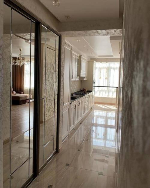 Нашла на просторах сети интерьер кухни, который очень приглянулся, ну и решили, что у меня в квартире будет точно такая же кухня. 06