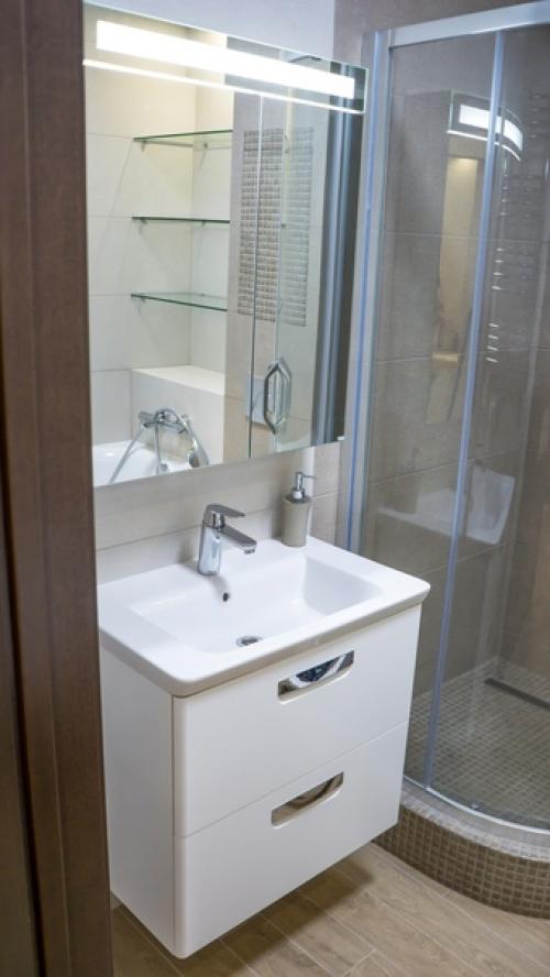 Отремонтировали ванную комнату.