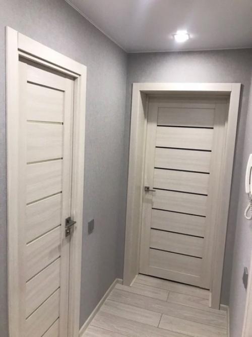 Наша белосерая квартира с добавлением оранжевого цвета. 09