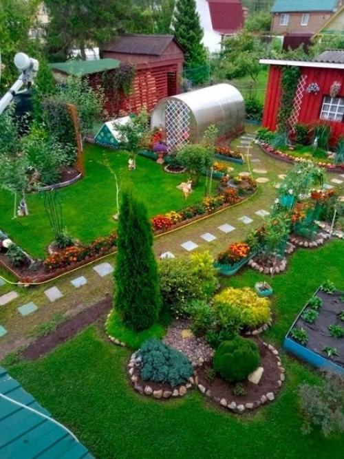 Сад в полном порядке теперь. 02