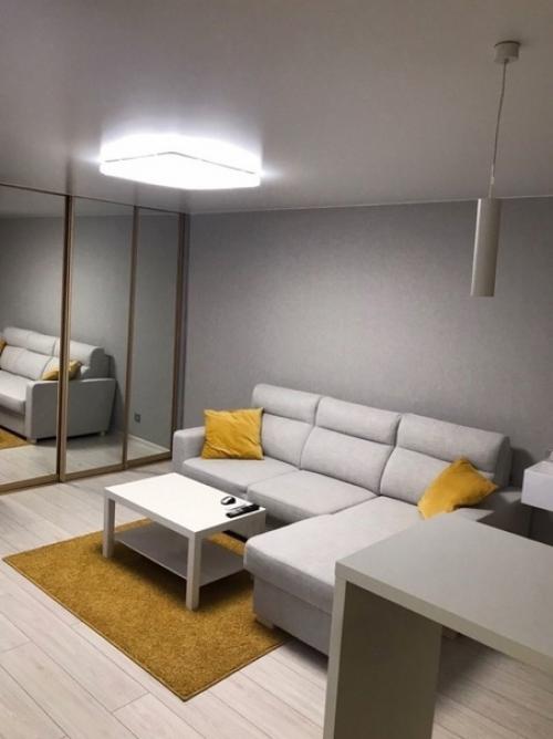 Наша белосерая квартира с добавлением оранжевого цвета. 07