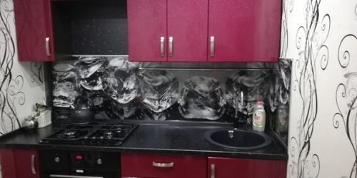 В кухне главное не только гарнитур, но и сочетание остальной обстановке, которая задает стиль и уют.