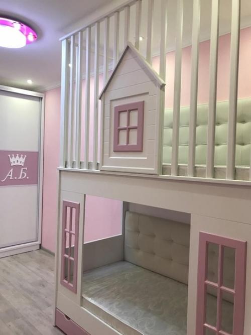 Такую комнату мы сделали для свое дочки, сборная солянка из нескольких вариантов дизайна. 02