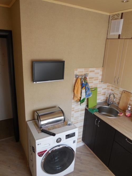 Живем с женой в старой однокомнатной хрущевке. 06