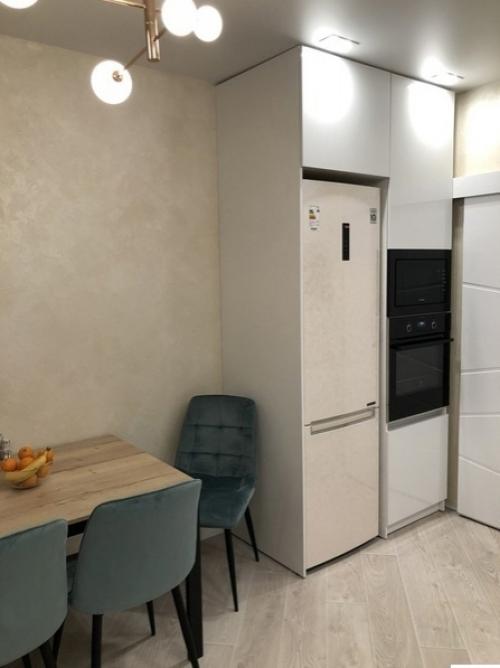 Главный критерий был как можно больше шкафов и чтобы они были без торчащих ручек. 05