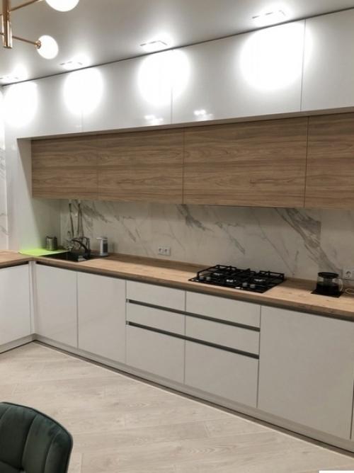 Главный критерий был как можно больше шкафов и чтобы они были без торчащих ручек. 02