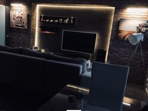 Расстался с девушкой и решил сделать ремонт в квартире. 02