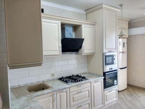 Наша кухня.  Денег было вложено очень много, но результат выше всех похвал) ну как вам. 04