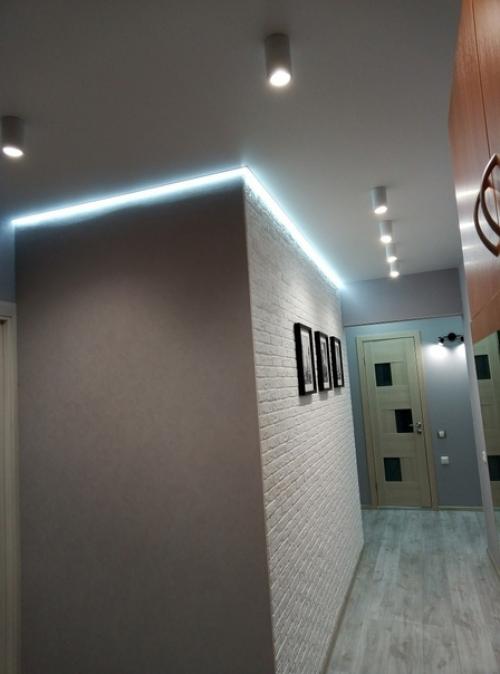 Вот такой ремонт сделали своей прихожки. 02