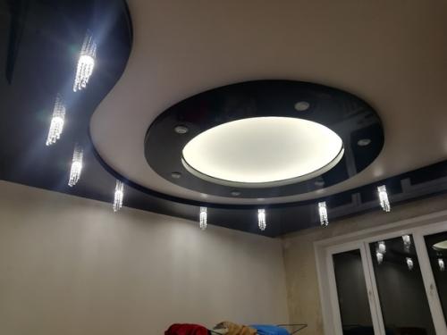 Хочу вам показать, какие потолки мы установили у себя в квартире. 01