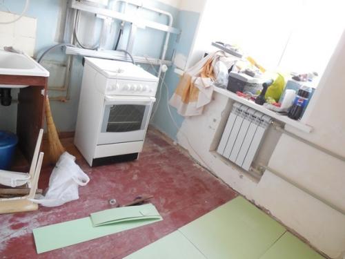 Живем с женой в старой однокомнатной хрущевке. 04