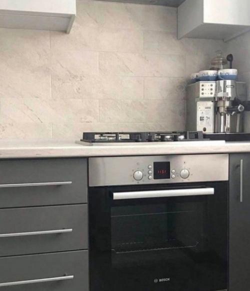 Небольшая, но очень симпатичная кухня. 02