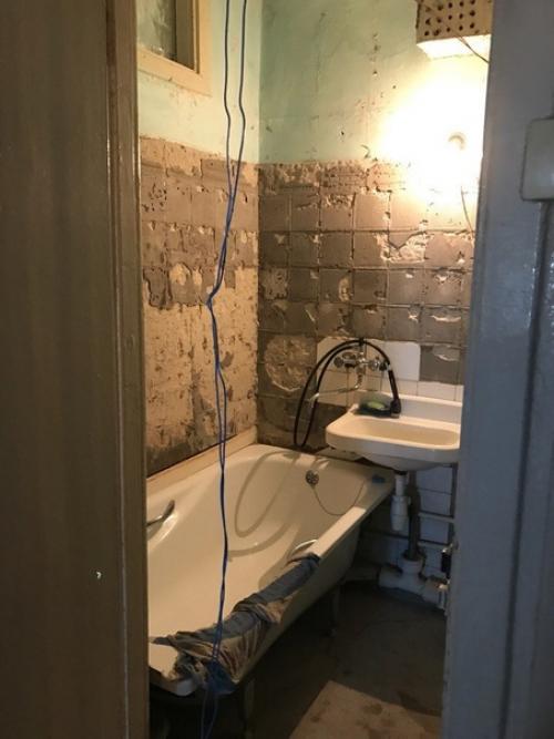 Сделали с мужем ремонт в нашей ванной комнате с нуля.