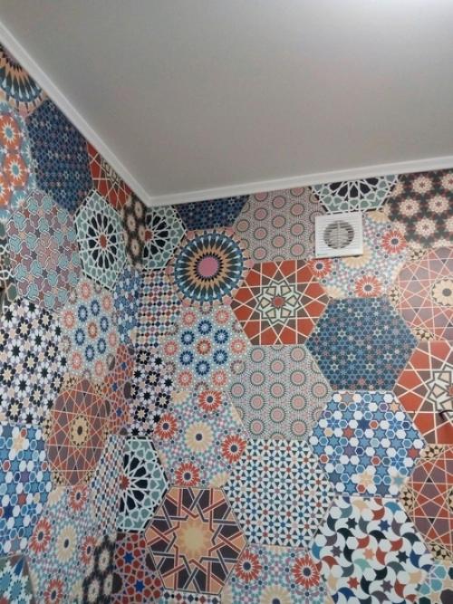 Не знаю, что сподвигнуло заказчика выбрать именно такую плитку. 01