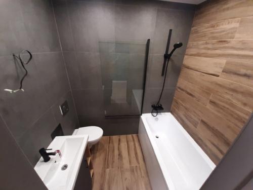 Таким вот образом отремонтировали свою студию, площадь 27 м 2, новостройка. 08