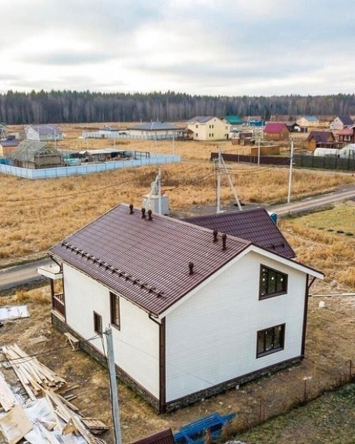 Симпатичный загородные двухэтажный домик, планировка прилагается. 01