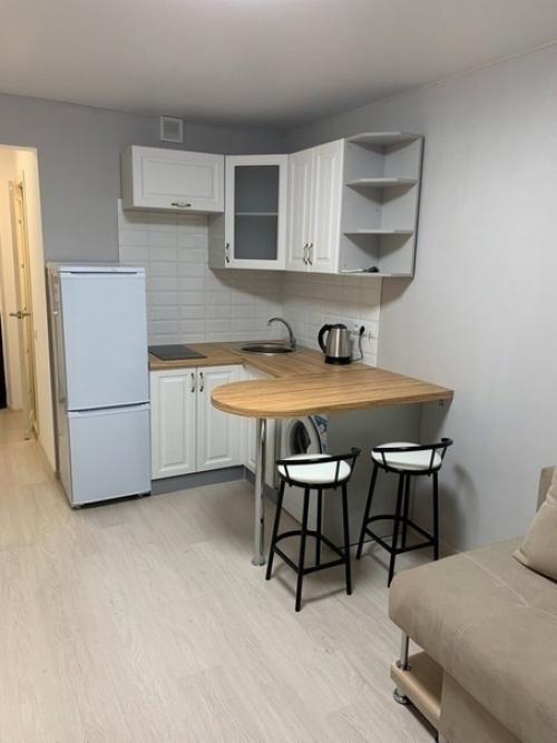 Сделали вот такой простой и одновременно симпатичный ремонт в студии для сдачи. 08