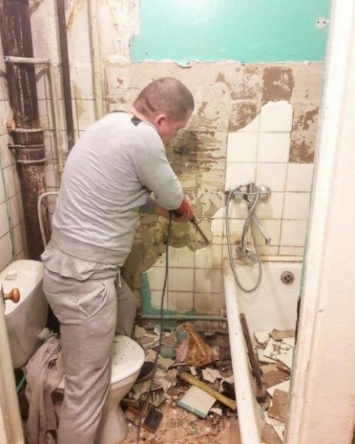 Вот в таком необычном стиле оформил санузел.