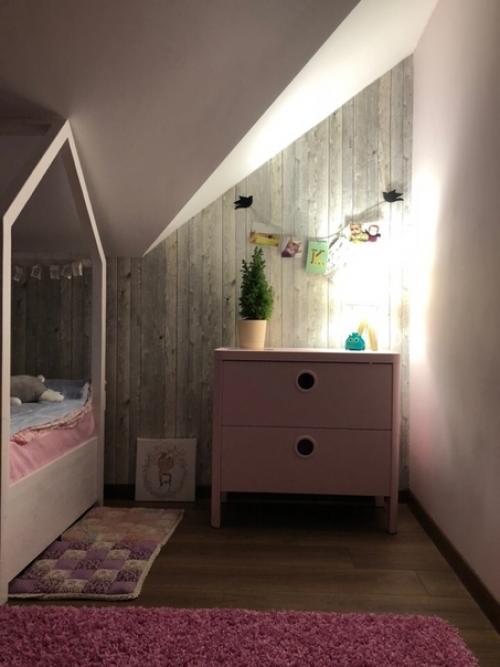 Симпатичный, милый и нежный ремонт в комнате у маленькой девочки.