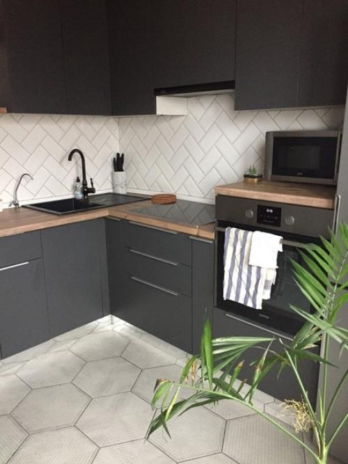 Давно мечтали обновить кухня, и очень хотелось в тёмном цвете.