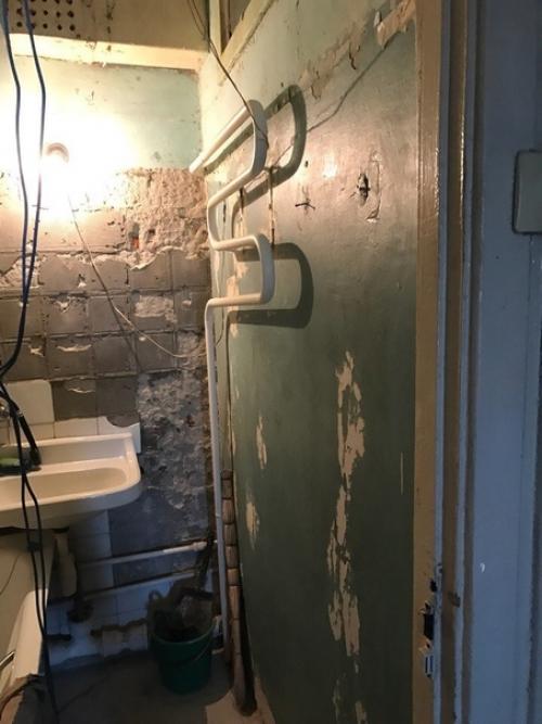 Сделали с мужем ремонт в нашей ванной комнате с нуля. 01