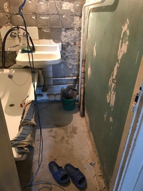 Сделали с мужем ремонт в нашей ванной комнате с нуля. 02