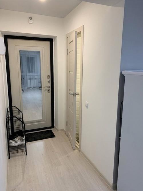 Сделали вот такой простой и одновременно симпатичный ремонт в студии для сдачи. 03