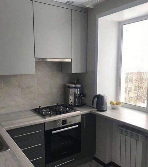 Небольшая, но очень симпатичная кухня. 03