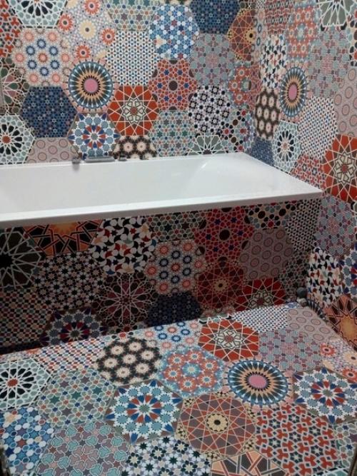 Не знаю, что сподвигнуло заказчика выбрать именно такую плитку. 06