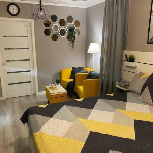 Вот так оформили себе спальную комнату. 02