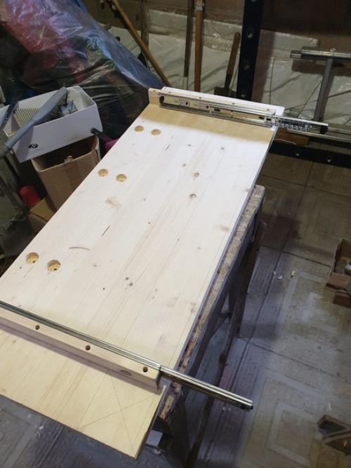 Для жены вот такой вот уголок сделал.